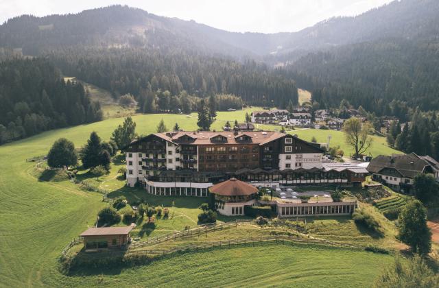 22_0808_web_Kirchheimerhof_Sommer24_by_Gert_Perauer