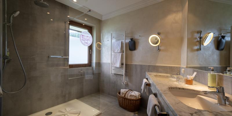 FS Maibrunn_Badezimmer_web_Kirchheimerhof_Sommer24_by_Gert_Perauer FS Maibrunn_Badezimmer_web_Kirchheimerhof_Sommer24_by_Gert_Perauer