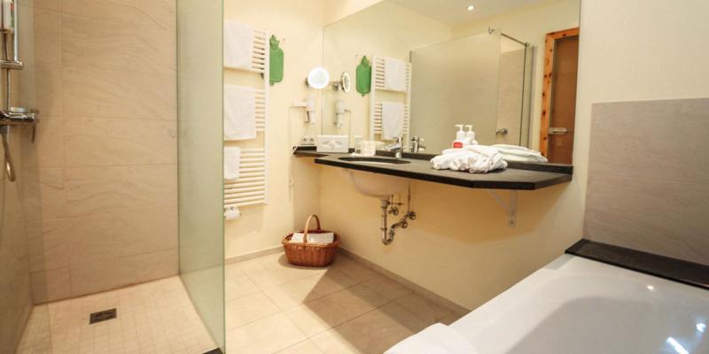 Familiensuite ,,1001sassa&lsquo;&lsquo; - Edelstein Granat