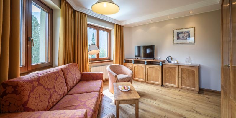 FS Maibrunn_wohnzimmer 1_web_Kirchheimerhof_Sommer24_by_Gert_Perauer FS Maibrunn_wohnzimmer 1_web_Kirchheimerhof_Sommer24_by_Gert_Perauer