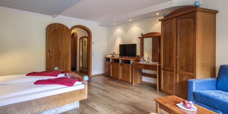 JS Edelholz Kirsche_print_Kirchheimerhof_Sommer24_by_Gert_Perauer JS Edelholz Kirsche_print_Kirchheimerhof_Sommer24_by_Gert_Perauer