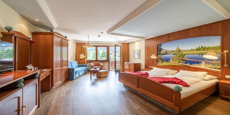 Juniorsuite ,,Edelholz Kirsche‘‘ Juniorsuite ,,Edelholz Kirsche‘‘