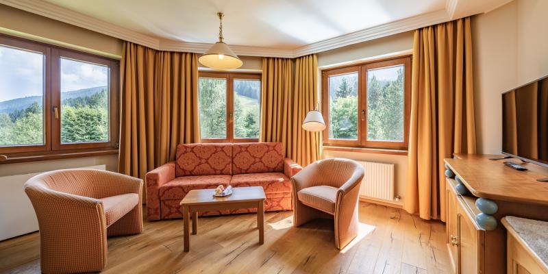 FS Maibrunn_Wohnzimmer_web_Kirchheimerhof_Sommer24_by_Gert_Perauer